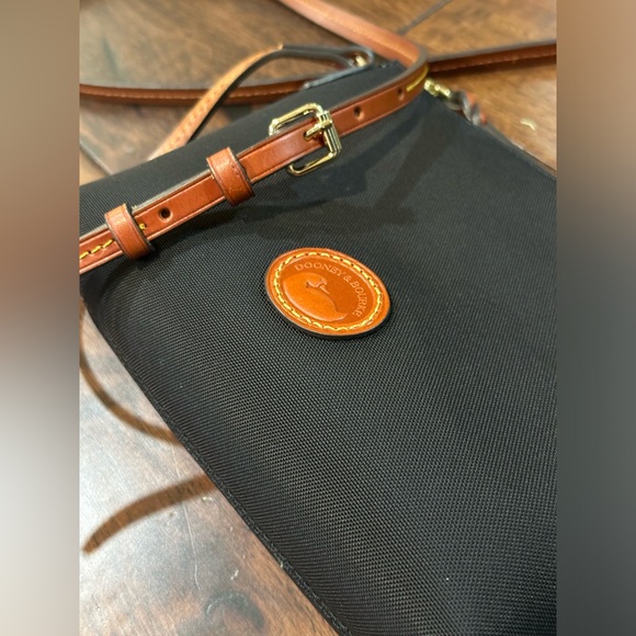 NWOT Dooney and Bourke Nylon Crossbody Pouchette - Picture 4 of 4